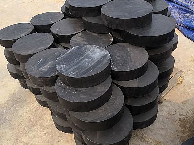 三元区板式橡胶支座由若干层橡胶片与薄钢板经加压硫化